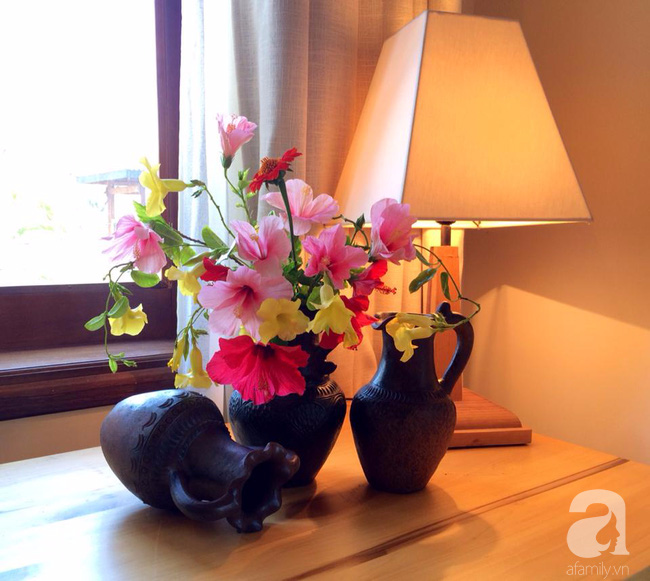 Ghé thăm căn hộ đẹp bình yên, trong trẻo đến lạ thường của người phụ nữ yêu hoa ở TP HCM - Ảnh 6.